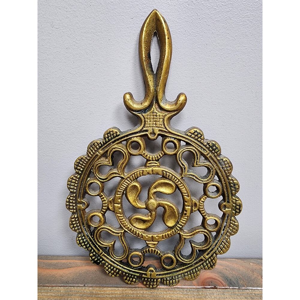 Vintage Antique Trivet Handle Brass Ornate Unbranded 9.6"Lx6"Wx.75"H